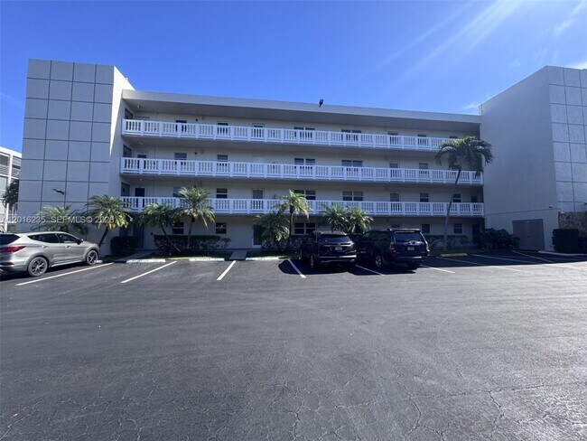 Foto del edificio - 1025 SE 3rd Ave
