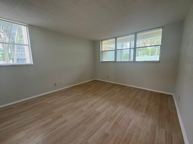 Foto del edificio - 5431 NE 25th Ave