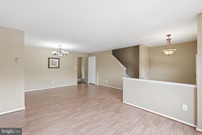 Foto del edificio - 9571 Tudor Oaks Dr