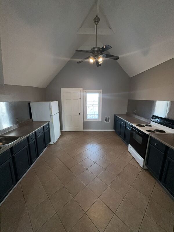 Foto del edificio - 746-748 River Street