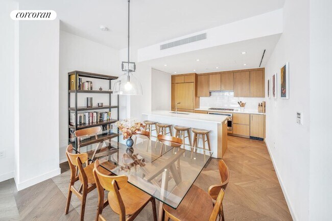 Foto del edificio - 211 W 14th St