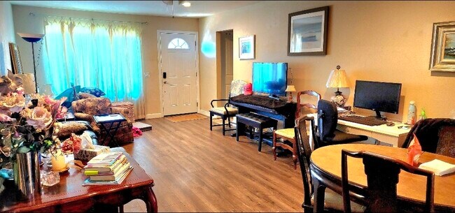 Foto del edificio - 4737 Westridge Dr