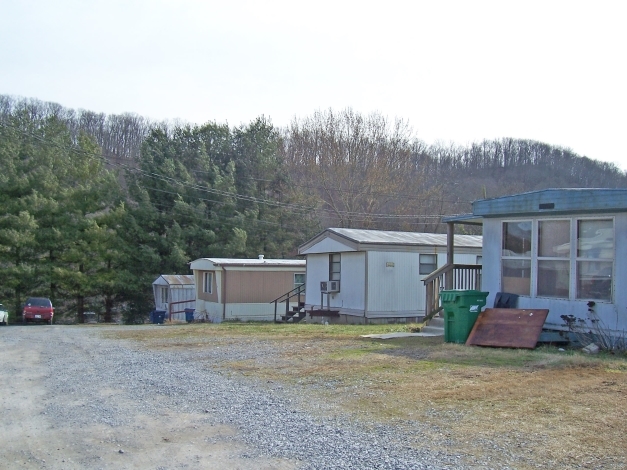 Building Photo - Colonial Heights