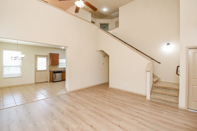 Foto del edificio - 2106 Harmon Crest Ct