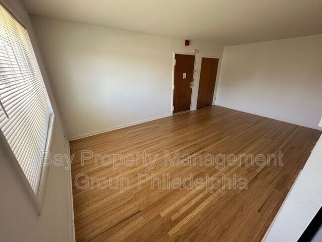 Foto del edificio - 1715 Lansing St