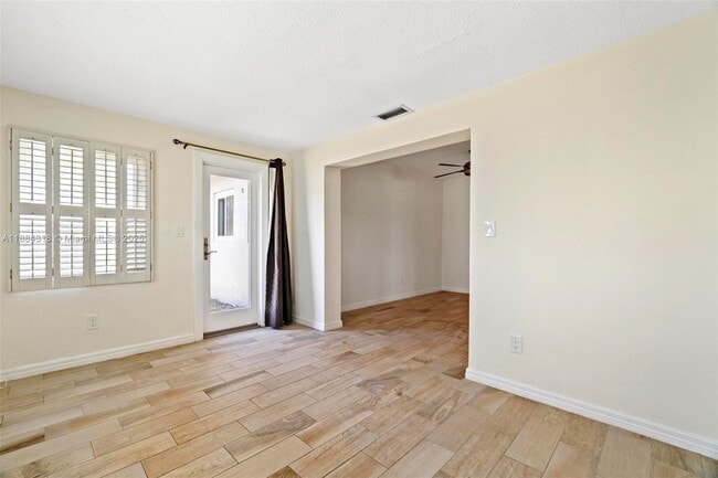 Building Photo - 838 NW 10th Ave