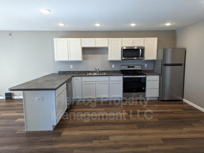 Foto del edificio - 233 Legion Field Rd