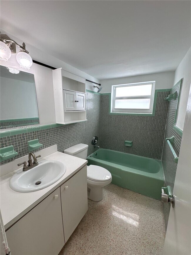 Foto del edificio - 2429 SW 9th St