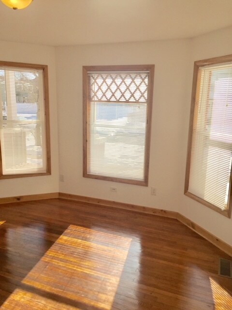 Living room view to the front - 54-60 Genesee St