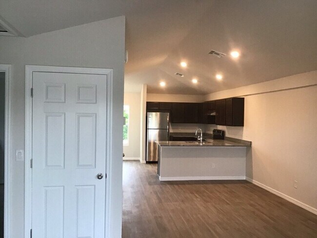 Building Photo - Welcome to Punta Gorda, Florida!