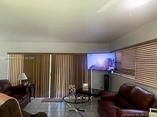 Foto del edificio - 7420 SW 82nd St