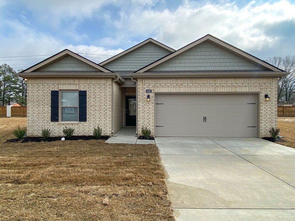 Primary Photo - 3 bed 2 bath new construction in 2023 in M...