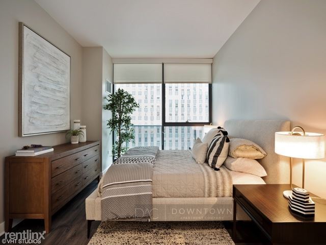 Building Photo - 1 br, 1 bath Apartment - 150 W Hubbard St