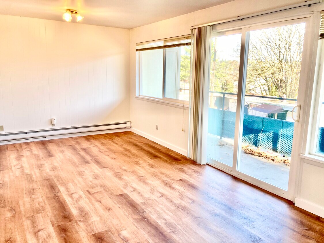 Foto principal - 4735 22nd Ave NE