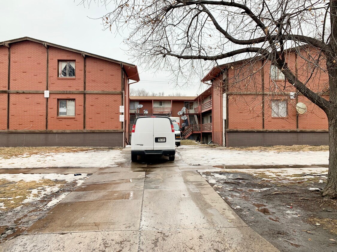 Primary Photo - 1328 E St