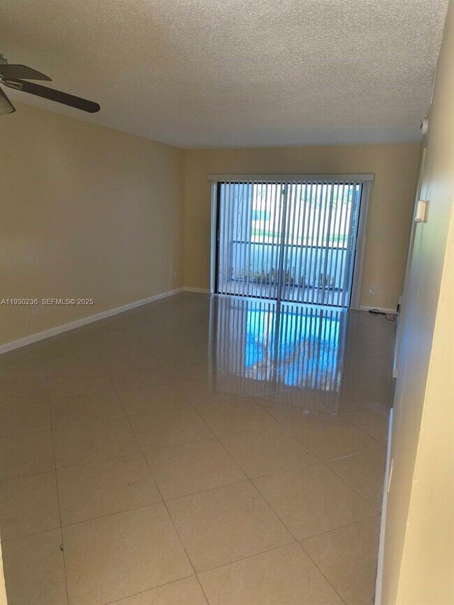 Foto del edificio - 7941 Southgate Blvd