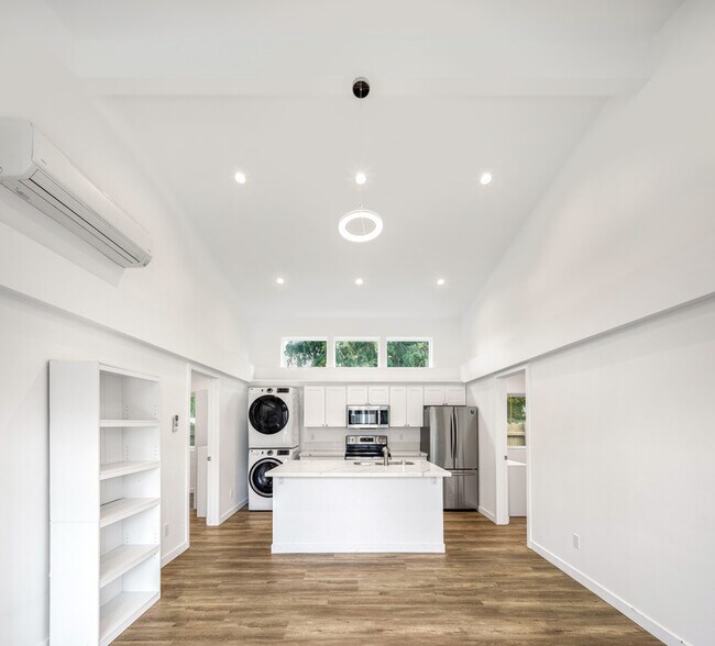 Foto del edificio - 422 N Batavia St