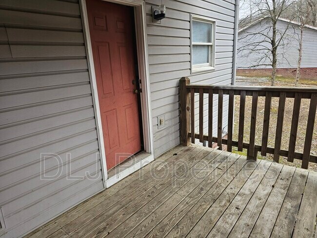 Foto del edificio - 1025 Center St