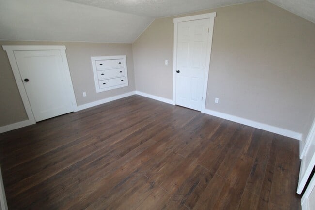 Building Photo - 2317 E Hartson Ave
