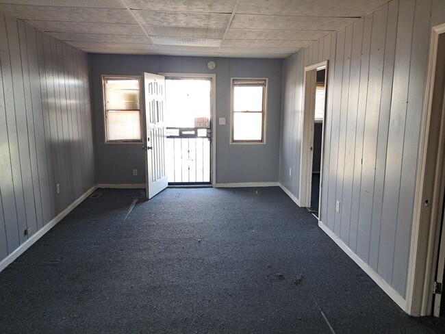 Building Photo - Affordable 2-Bedroom Bungalow for Rent in ...