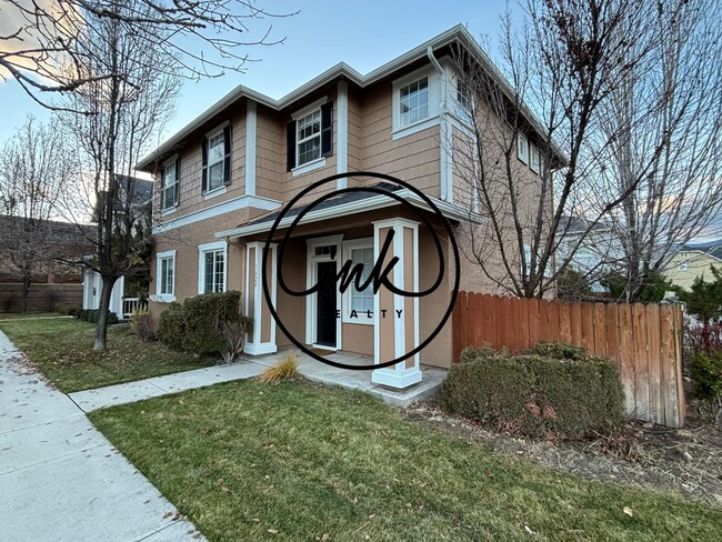 Building Photo - Cute townhome in Minden