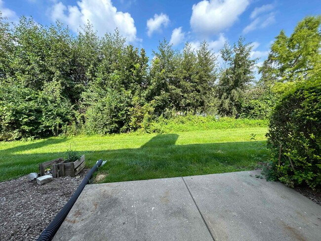 Foto del edificio - 6306 Bishops Pond Ln