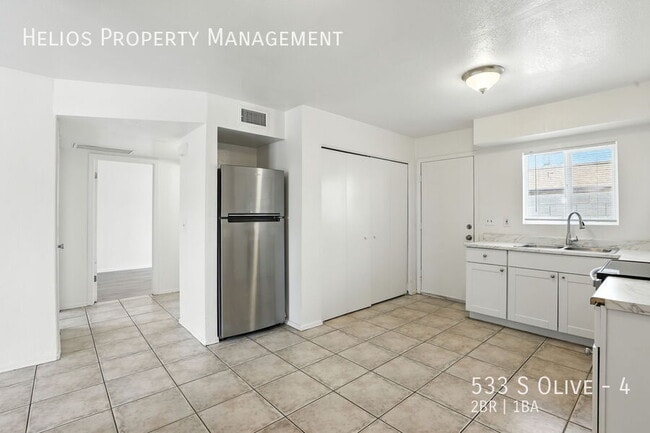 Building Photo - 533 S Olive