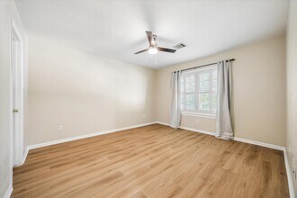 Building Photo - 9806 Gold Cup Way