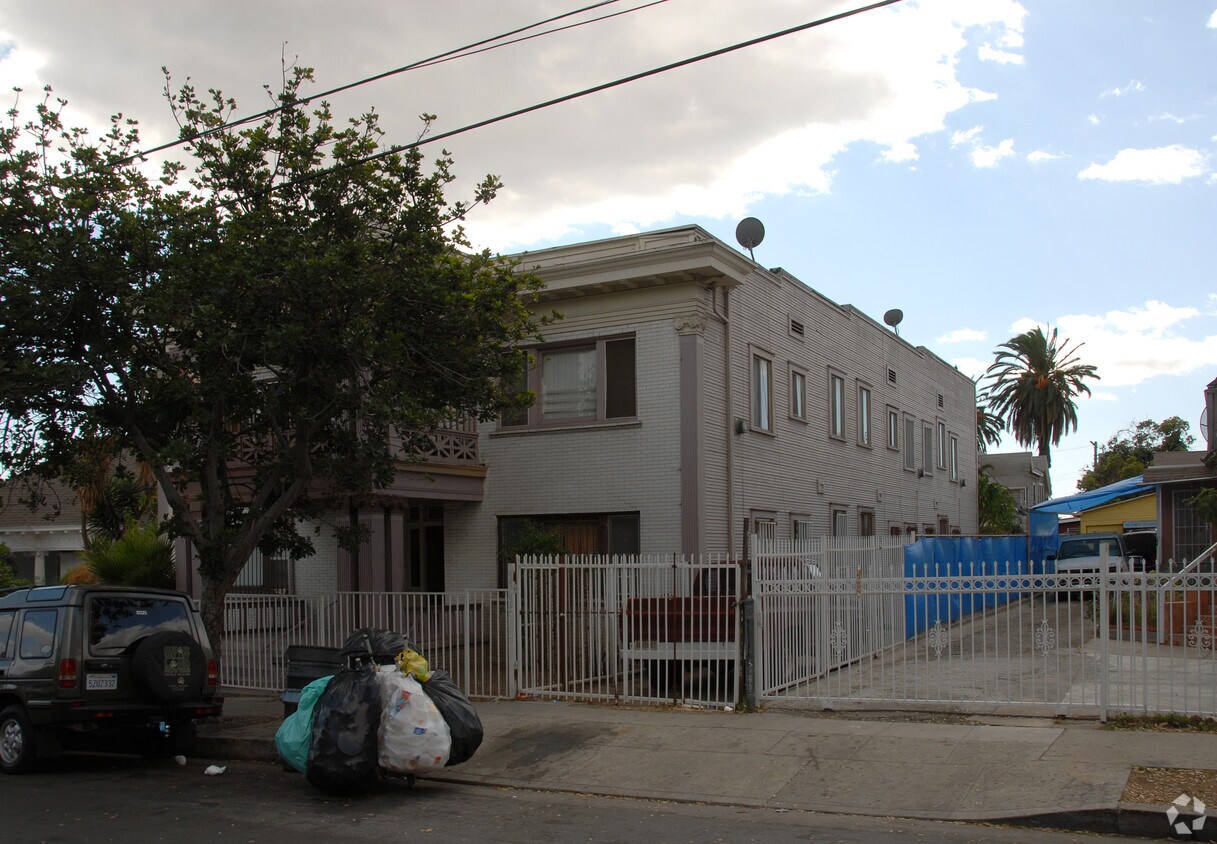 Building Photo - 11th Place