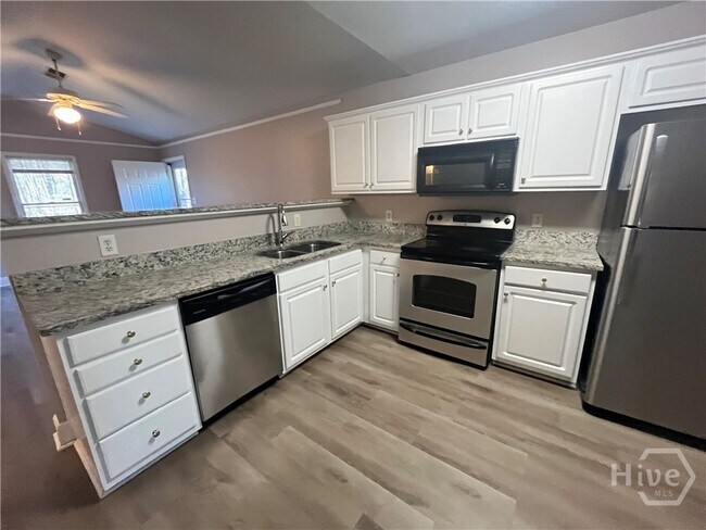 Foto del edificio - 547 Rustwood Dr