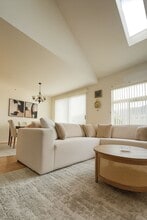 Building Photo - 1142 E Wilson Ave