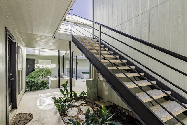 Foto del edificio - 4211 Holland Ave