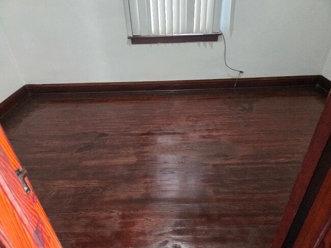 Photo - 8452 S Burnham Ave (Chicago, IL) Apartment