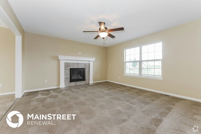 Building Photo - 202 Golfview Dr