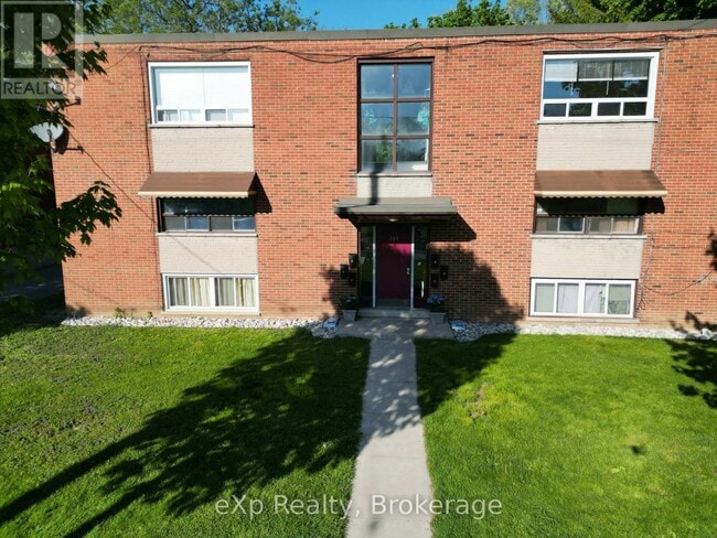 Building Photo - 308-308 Kiwanis Park Dr