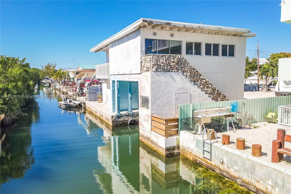 Primary Photo - 75 Coral Dr