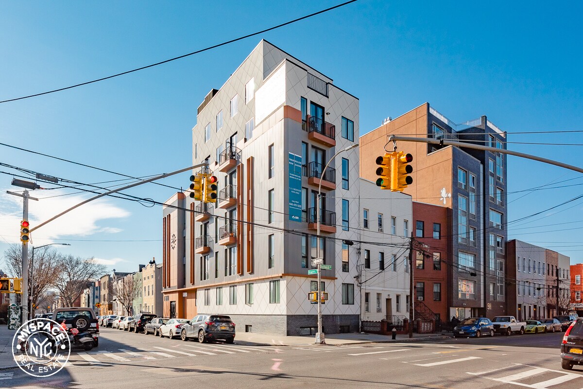 Primary Photo - 246 Johnson Ave
