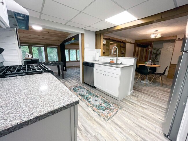 Foto del edificio - 3923 Bluestone Rd