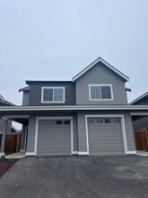 Building Photo - 61552 SE Lucia St