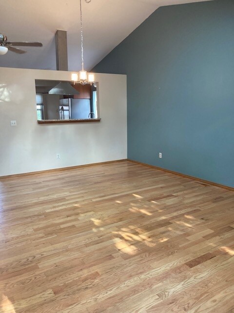 Foto del edificio - 5887 Granby Hill Dr