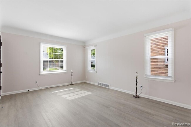 Building Photo - 9774 Manistique St