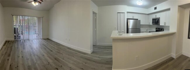 Foto del edificio - 2113 Renaissance Blvd