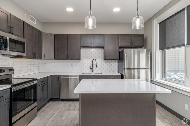 2BR, 2BA - 919SF - Kitchen - The M Apartments