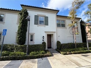 Building Photo - 136 Overbrook