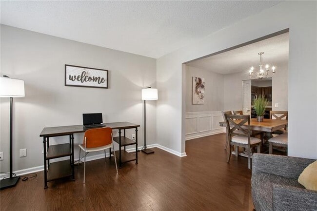 Foto del edificio - 4214 Winston Cir