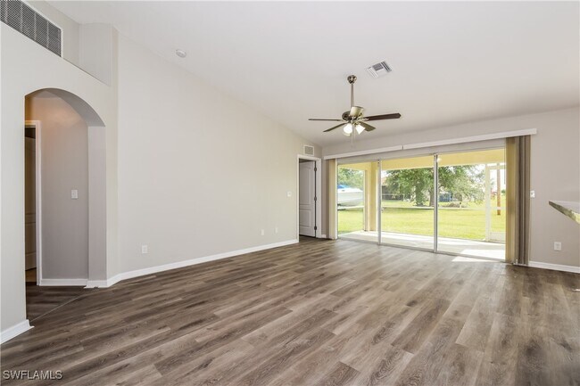 Building Photo - 2405 NW Juanita Pl