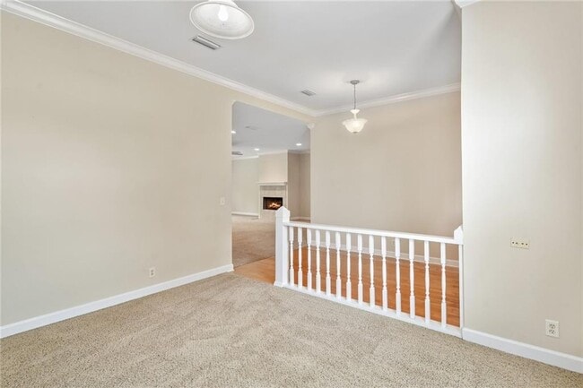 Foto del edificio - 161 Huntington Cir