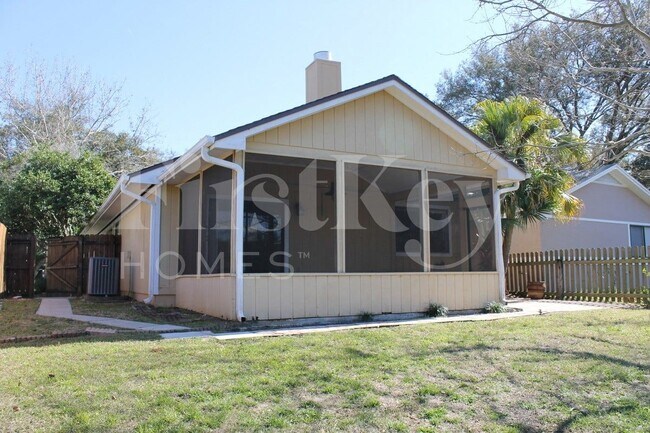 Foto del edificio - 973 Saddleback Ridge Rd