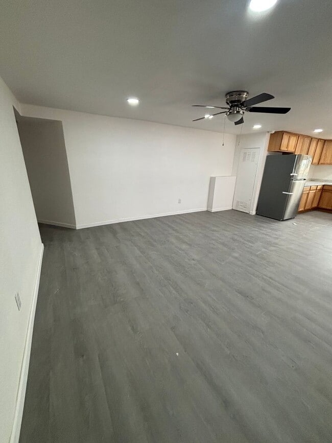 Foto del edificio - 232 W Barbara St