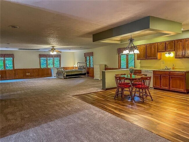 Foto del edificio - 3166 Babcock Blvd